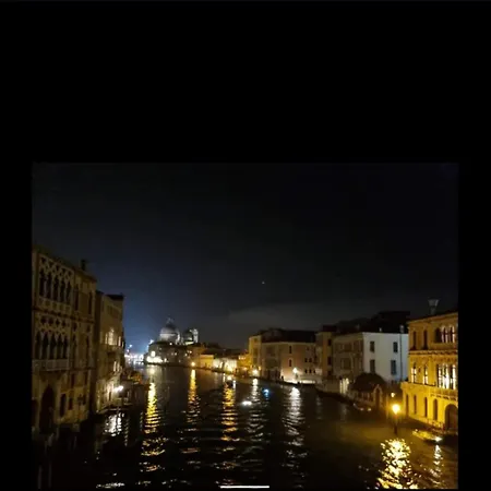 Nadia בית הארחה 3*